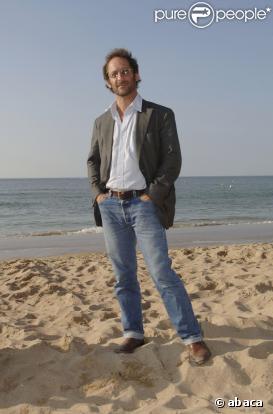 Vincent LIndon tourne pour elle avec...