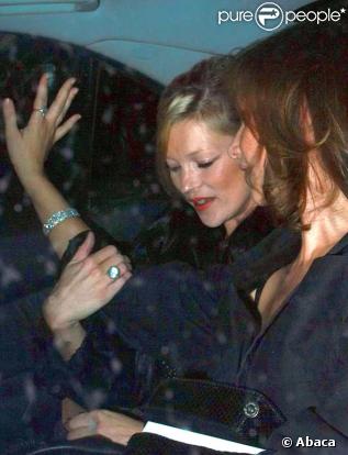 Kate Moss sortant de l'émission X Factor
