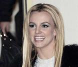 Britney Spears qui sort de l'émission X Factor