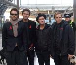 Les Take That à Londres avant de prendre l'Eurostar pour Paris, le 1/12/08