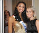 Laeticia Hallyday et Miss France 2009 au Grand Journal, le 8/12/08