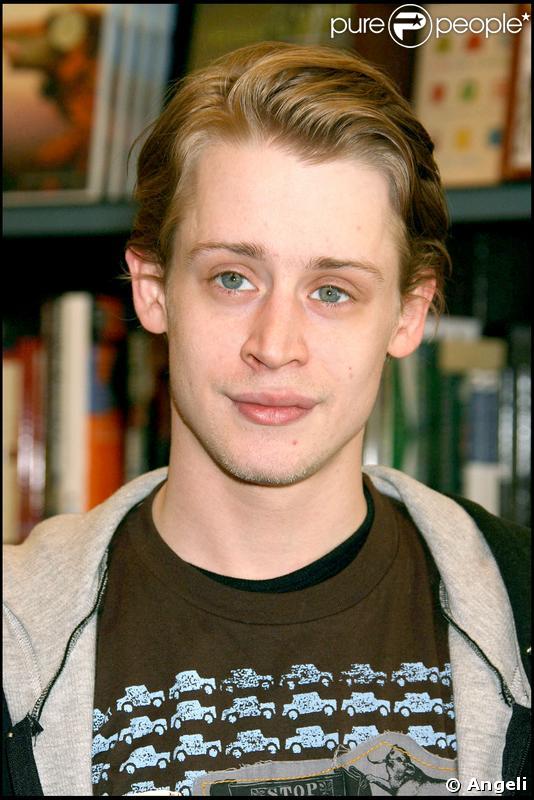 macaulay culkin home alone. hair picture of the Home Alone macaulay culkin home alone. home alone star