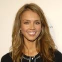 Quand la très belle Jessica Alba retourne... au bureau !