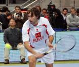 Raul dans un sport de balle qu'il ne maîtrise pas complètement !
