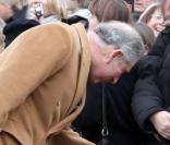 Le Prince Charles à la sortie de la messe de Noël de la famille royale UK
