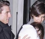 Katie Holmes, Tom Cruise et Suri attaquent le début d'année avec le sourire ! 