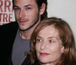 Gaspard Ulliel et Isabelle Huppert lors de la première d'Un barrage contre le Pacifique