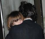 Katie Holmes et Suri Cruise à New York. La petite fille n'est pas couverte alors qu'il fait -3°C ! 07/01/09