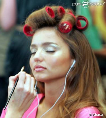 Miranda Kerr en pleine préparation du défilé Victoria's Secret à Miami