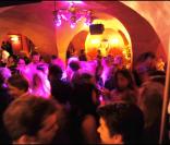 C'est la teuf chez Castel ! Wouh ! 