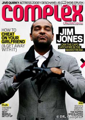 Le numéro de Complex avec Jim Jones en couverture, dans lequel on peut trouver les photos de Freida Pinto 