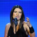 Laura Pausini, une chanteuse qui a un "Max" de sex-appeal !