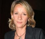 Ariane Massenet sert à montrer ses seins...<br />