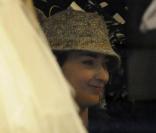 Sheryfa Luna, surprise dans une boutique de robes de mariée... 