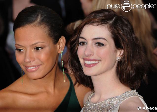 Keisha Whitaker et Anne Hathaway au 15ème SAG awards