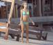 Alessandra Ambrosio en shooting à Saint-Barth' : tellement divine qu'on en oublie de regarder le décor...