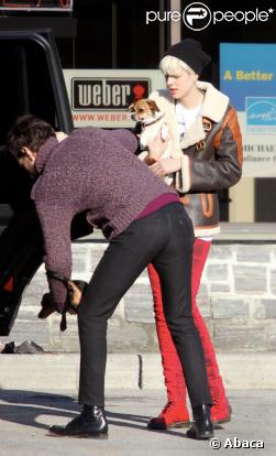 Agyness Deyn en sortie avec son homme, Black Woofy et White Woofy