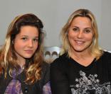 Sophie Favier et sa fille Carla-Marie au défilé Basil Soda