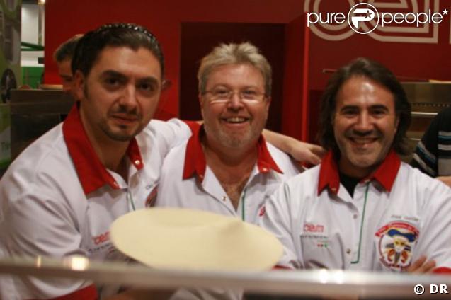 Ciro Panella (champion français de pizza acrobatique), Thierry Graffagnino (à l'origine du concours de pizzas) et José Garcia, parrain de la Fédération des Pizzaïolos de France