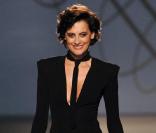 Inès de la Fressange, explosive au défilé Gaultier et invitée de marque sur le podium 