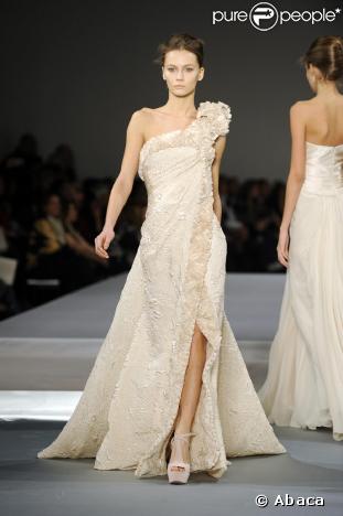 165664-le-defile-elie-saab-veritable-diapo-3.jpg