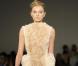 Le défilé Elie Saab, véritable honneur aux femmes chic et glamour, a misé sur les tons pastels et neutres, la tendance de l'été...