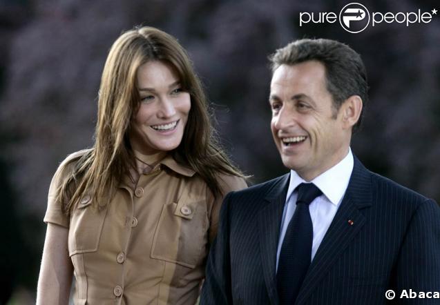 Ce ne sont plus des sourires complices mais des rires complices ! En Israël le 23 juin, Shimon Peres devait être ravi d'avoir des hôtes aussi joyeux ! 