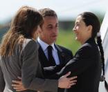 Libérée le 2 juillet des FARC, Ingrid Betancourt est accueillie en France par Nicolas et Carla Sarkozy, soudés comme jamais, face à ce bonheur inespéré. 