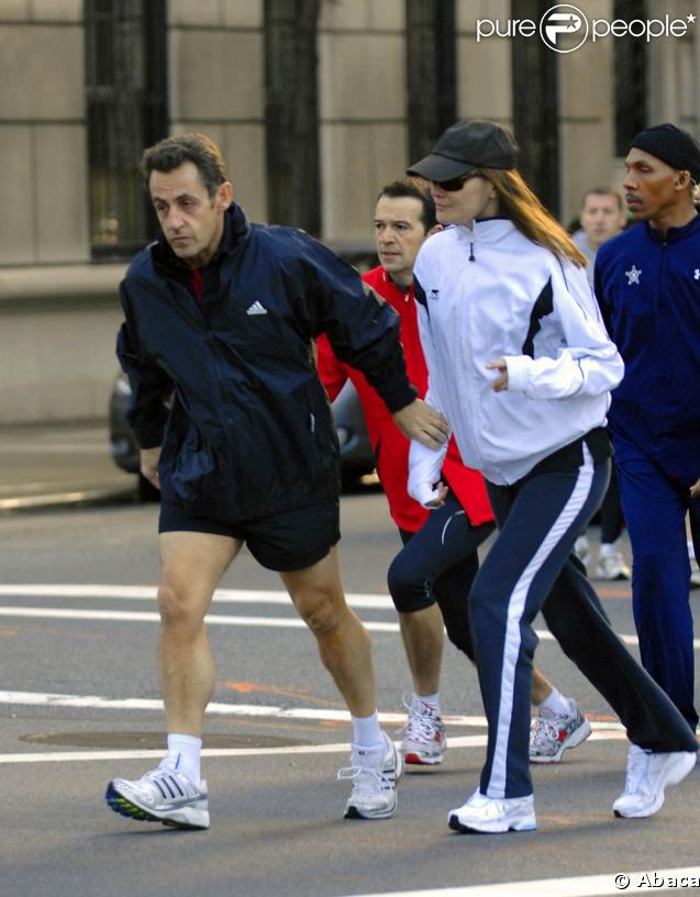 Nicolas et Carla Sarkozy vont même plus loin, jusqu'au jogging matinal dans les rues new-yorkaises (mais surtout sans lâcher la main de sa chérie) 