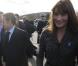 Pour la commémoration de l'armistice de la 1ère guerre mondiale le 11 novembre, Nicolas Sarkozy reste proche de sa Carla devant tous ces militaires et autres dignitaires. 