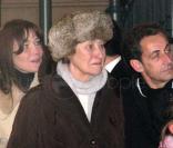 Nicolas Sarkozy et Carla Bruni avec sa mére leur première apparition publique,leur amour officialisé à Disneyland Paris le  Samedi 15 décembre 2007