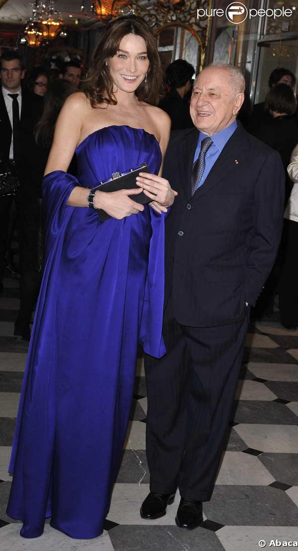  Carla Bruni et Pierre Bergé au dinez de gala pour le Sidaction 
