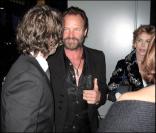 Soirée du Huffington Post pour le compte à rebours avant le 21 janvier, premier jour de la Présidence de Barack Obama : Sting et Josh Groban... de dos ! 