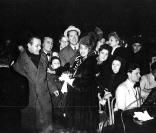 Mistinguett (au centre) est l'une des personnalités qui a inspiré Caroline Loeb