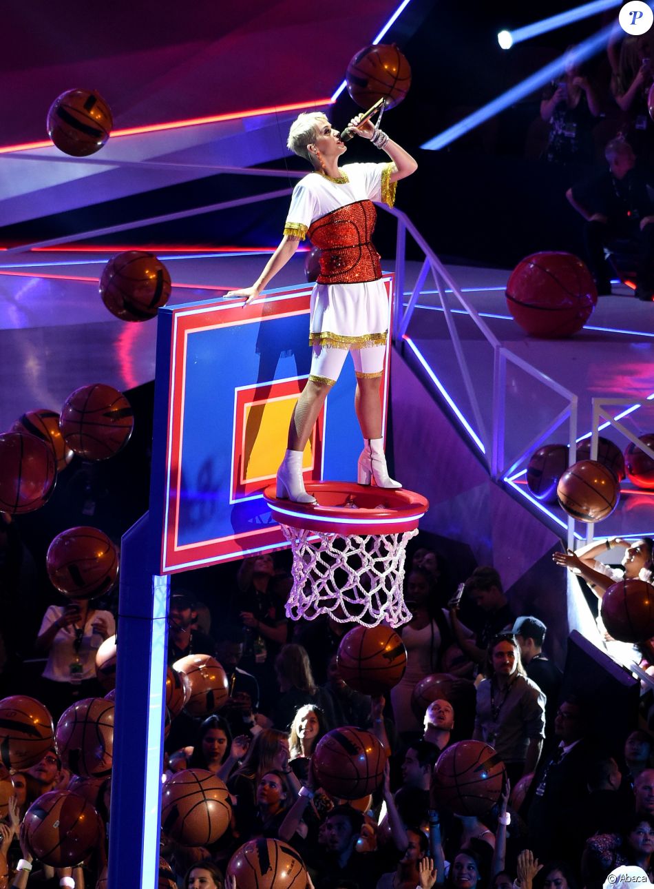 Katy Perry, présentatrice des MTV Video Music Awards 2017 au Forum, à Inglewood. Le 27 août 2017.