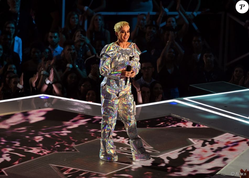 Katy Perry, présentatrice des MTV Video Music Awards 2017 au Forum, à Inglewood. Le 27 août 2017.