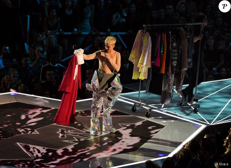 Katy Perry, présentatrice des MTV Video Music Awards 2017 au Forum, à Inglewood. Le 27 août 2017.