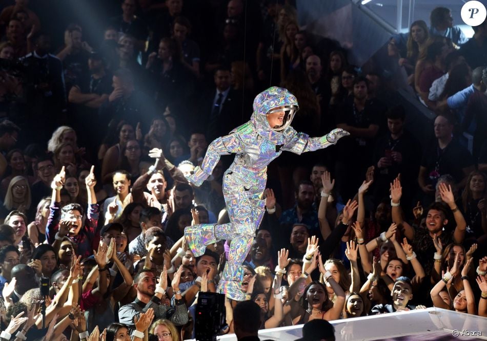 Katy Perry, présentatrice des MTV Video Music Awards 2017 au Forum, à Inglewood. Le 27 août 2017.