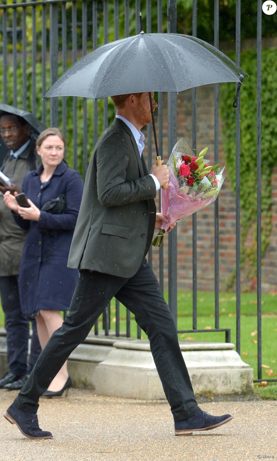 CASA REAL BRITÁNICA - Página 83 3499726-le-prince-william-et-le-prince-harry-ont-950x0-2