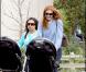 Marcia Cross a reçu un coup de main pour la promenade avec ses filles, papa étant absent.