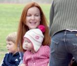 Les jumelles de Marcia Cross, Eden et Savannah passent l'après-midi au parc et se font de nouveaux amis. Sans papa, trop occupé à se battre contre le cancer...