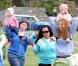 Marcia Cross a pu compter sur des renforts pour sa promenade au parc avec ses filles