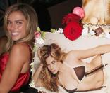 Clara Morgane au World Place pour le lancement de sa ligne de lingerie