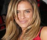 Clara Morgane au World Place pour le lancement de sa ligne de lingerie
