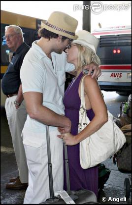 Jennie Garth et son mari Peter Facinelli n'arrivent pas à se décoller !