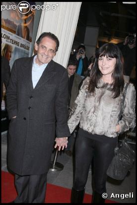 Jean-François Lepetit et Lio, le 2 mars 2009, sur les Champs-Elysées, à l'occasion de l'avant-première de "Loin de la terre brûlée"