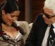 Karl est comme subjugué par la poitrine opulente de la belle Salma...