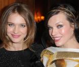 Natalia Vodianova et Milla Jovovich au 3e Fortune Forum Summit, le 3 mars 2009, au Dorchester Hotel de Londres
