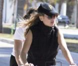 Promenade à vélo pour Paulina Rubio et son mari.