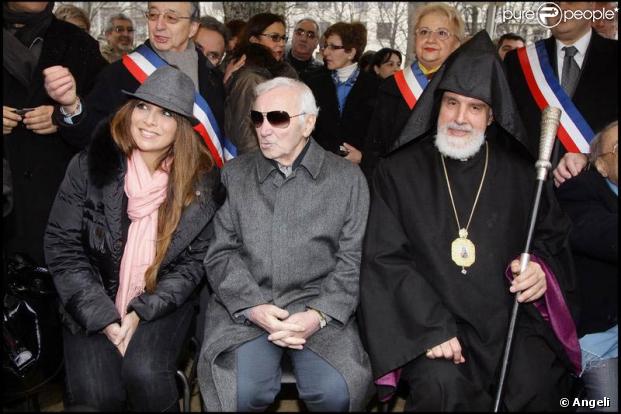 Charles Aznavour et Hélène Ségara à l'inauguration du Jardin d'Erevan. 12/03/09